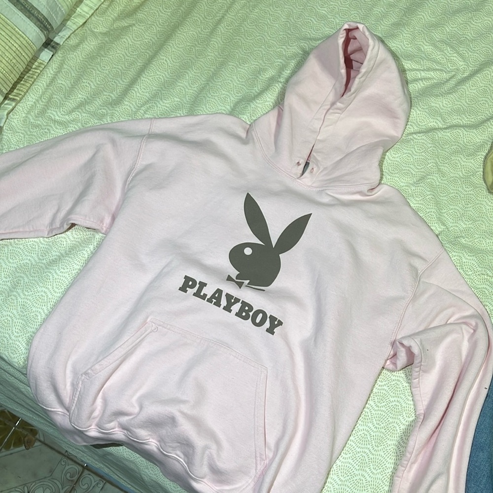 Gildan playboy bonnie pink hoodie. The size says L|G|G.